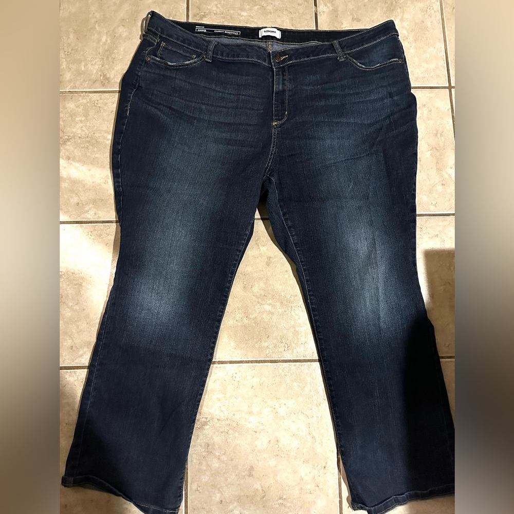 Curvy bootcut jeans
